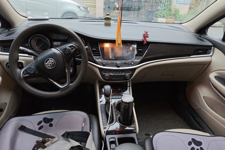 Used Buick Verano 2018 Sedan 15S Automatic Leading Model Center Console