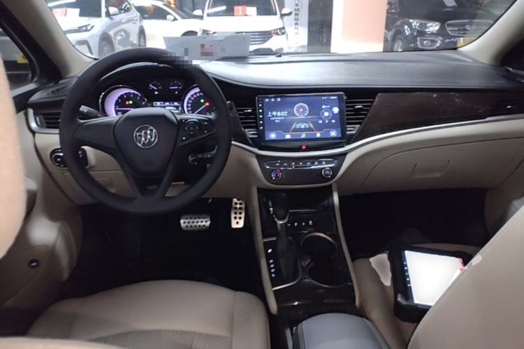 Used Buick Verano 2018 Sedan 15S Automatic Entry Model Center Console