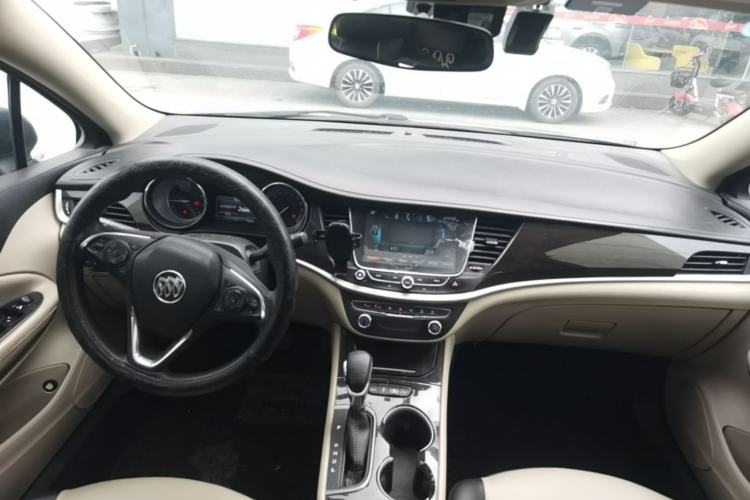 Used Buick Verano 2018 Sedan 15S Automatic Leading Model Center Console