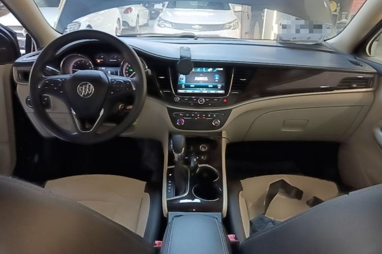 Used Buick Verano 2018 Sedan 15S Automatic Leading Model Center Console