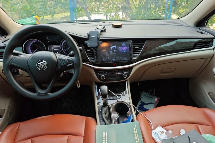 Used Buick Verano 2018 Sedan 15S Automatic Entry Model Center Console