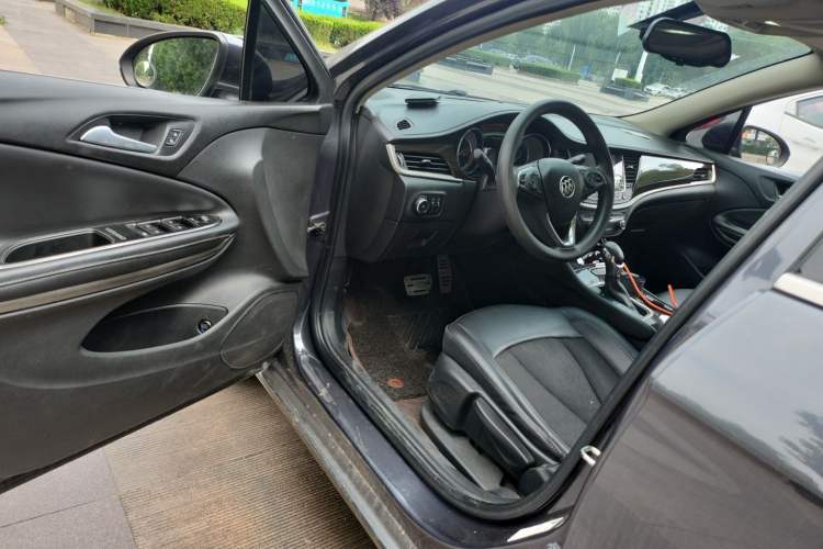 Used Buick Verano 2018 Sedan 20T Dual-Clutch Leading Model Driver Seat