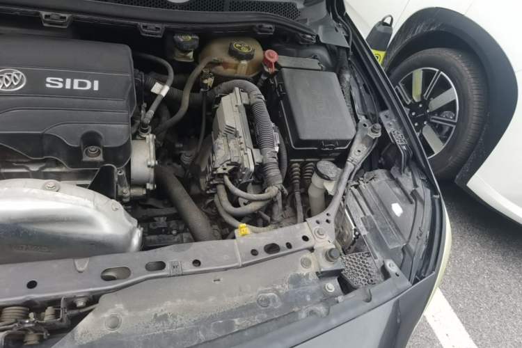 Used Buick Verano 2018 Sedan 15S Automatic Leading Model Engine Bay Left