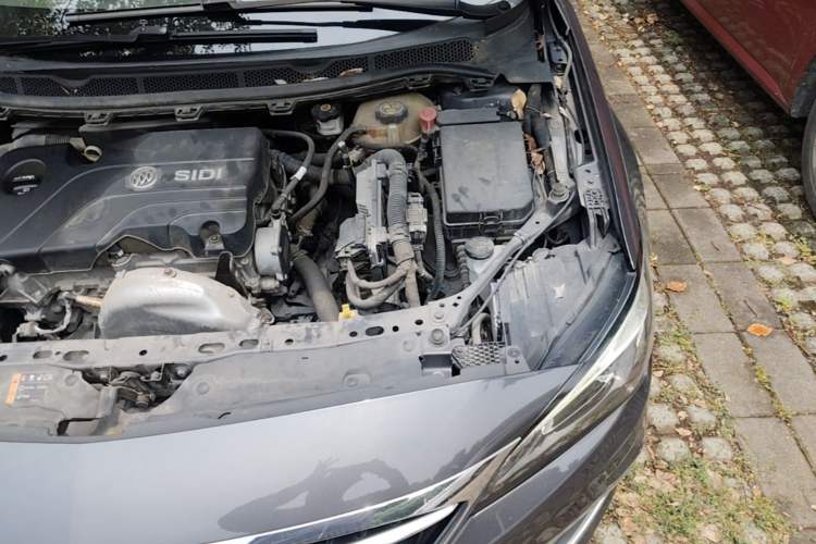 Used Buick Verano 2018 Sedan 15S Automatic Leading Model Engine Bay Left