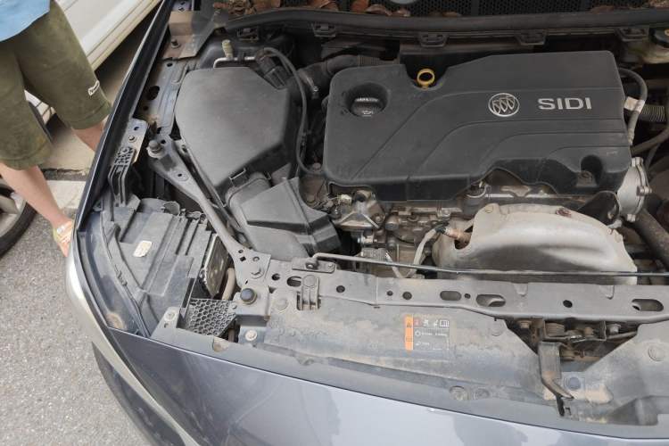 Used Buick Verano 2018 Sedan 15S Automatic Leading Model Engine Bay Right