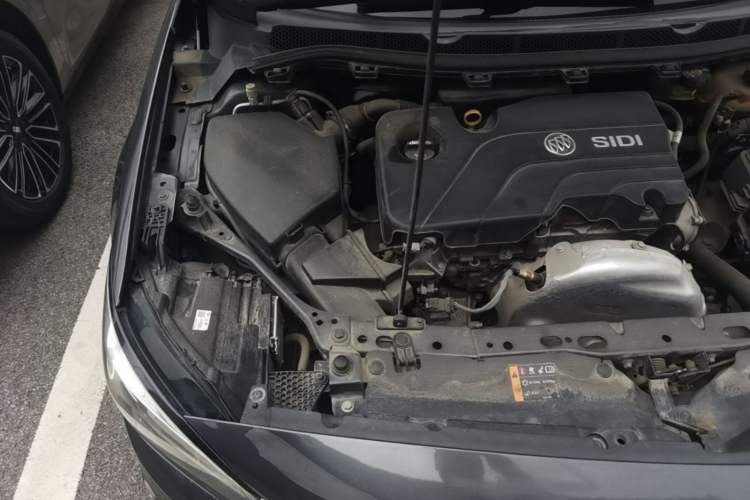 Used Buick Verano 2018 Sedan 15S Automatic Leading Model Engine Bay Right