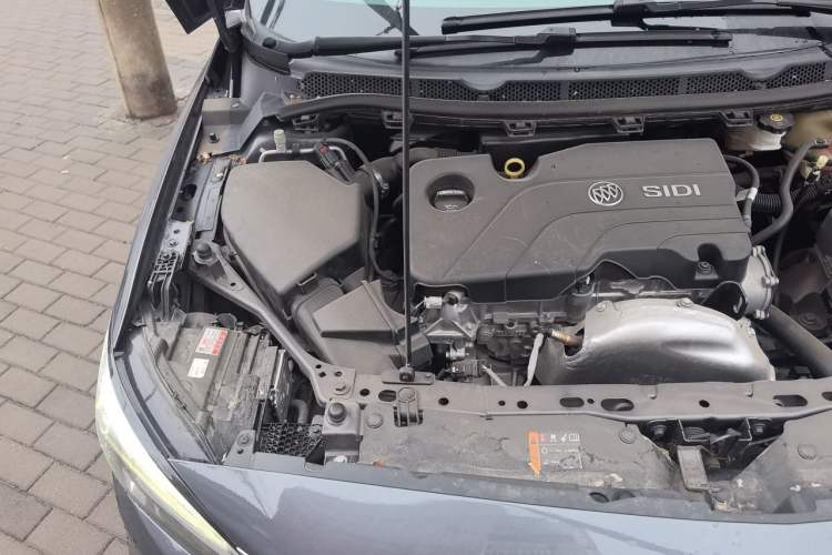 Used Buick Verano 2018 Sedan 15S Automatic Leading Model Engine Bay Right