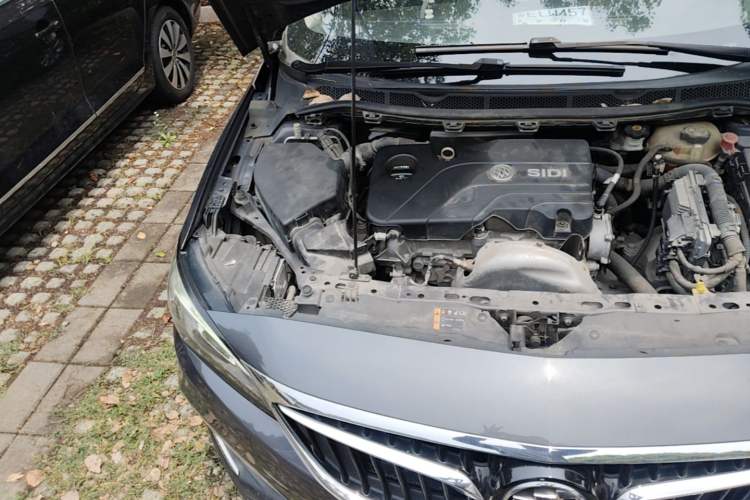 Used Buick Verano 2018 Sedan 15S Automatic Leading Model Engine Bay Right