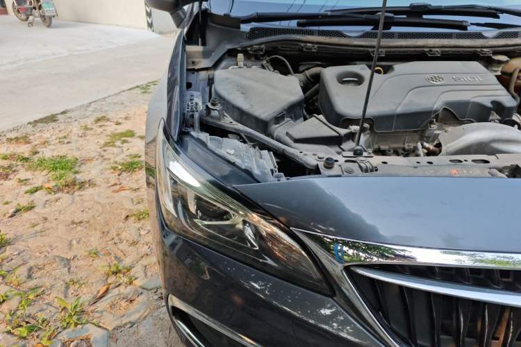 Used Buick Verano 2018 Sedan 15S Automatic Entry Model Engine Bay Right
