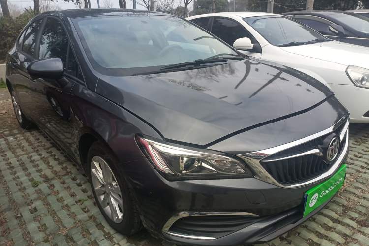 Used Buick Verano 2018 Sedan 20T Dual-Clutch Leading Model Front Right 45 Deg