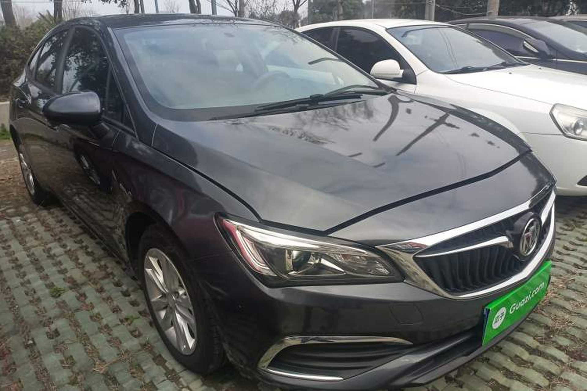 Used Buick Verano 2018 Sedan 20T Dual-Clutch Leading Model Front Right 45 Deg