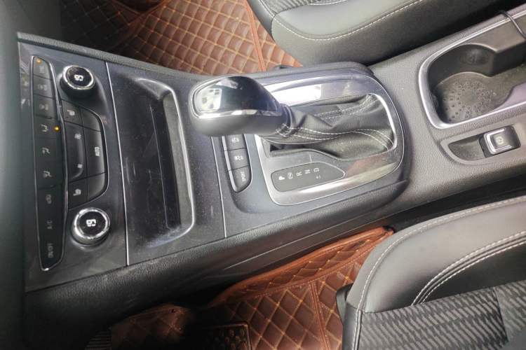 Used Buick Verano 2018 Hatchback 15S Automatic Leading Model Gear Lever