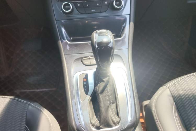 Used Buick Verano 2018 Hatchback 15S Automatic Leading Model Gear Lever