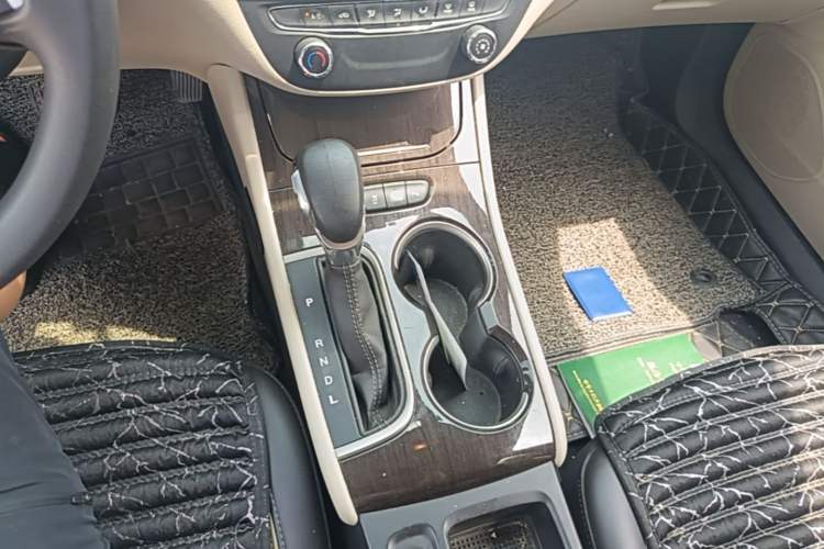 Used Buick Verano 2018 Sedan 15S Automatic Leading Model Gear Lever