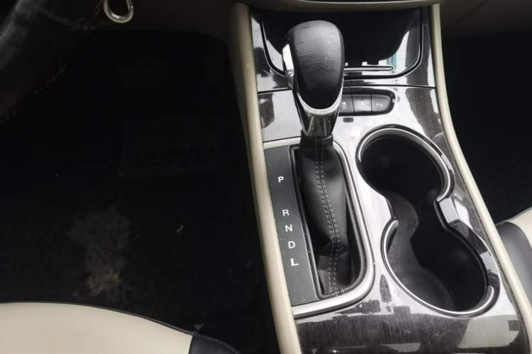 Used Buick Verano 2018 Sedan 15S Automatic Leading Model Gear Lever