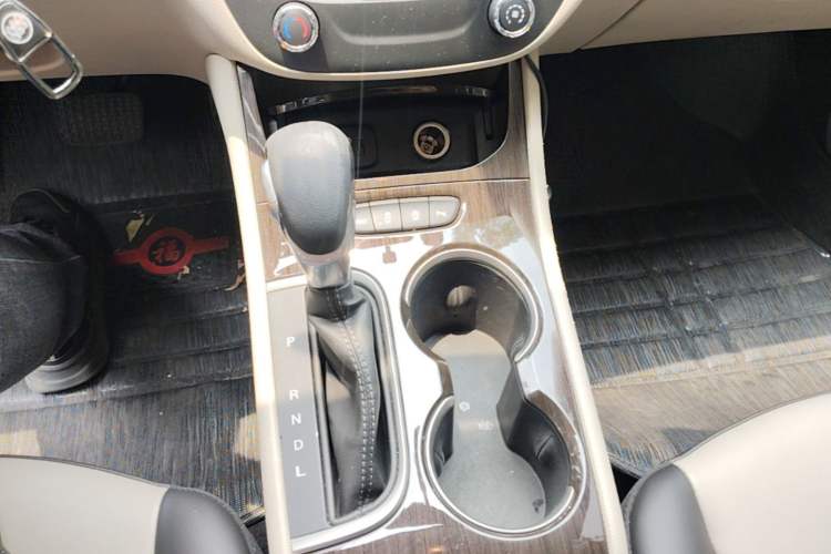 Used Buick Verano 2018 Sedan 15S Automatic Leading Model Gear Lever