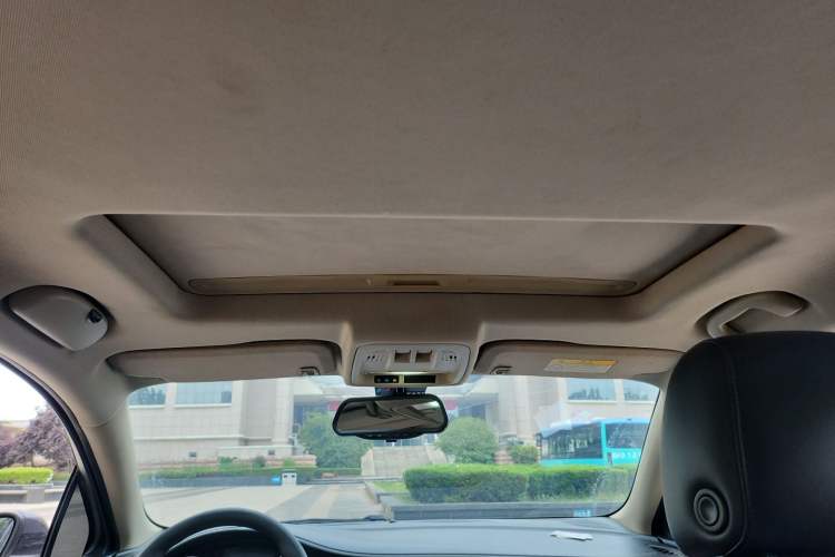 Used Buick Verano 2018 Sedan 20T Dual-Clutch Leading Model Headliner