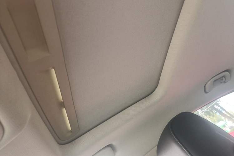 Used Buick Verano 2018 Sedan 20T Dual-Clutch Leading Model Headliner