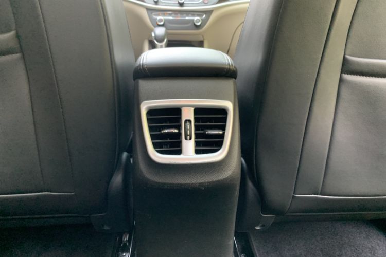 Used Buick Verano 2018 Sedan 15S Automatic Leading Model Interior 4