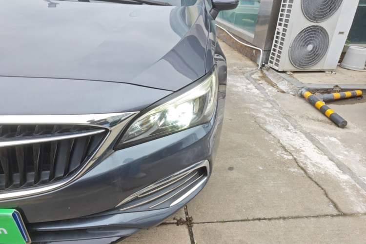 Used Buick Verano 2018 Sedan 20T Dual-Clutch Leading Model Left Front Headlight
