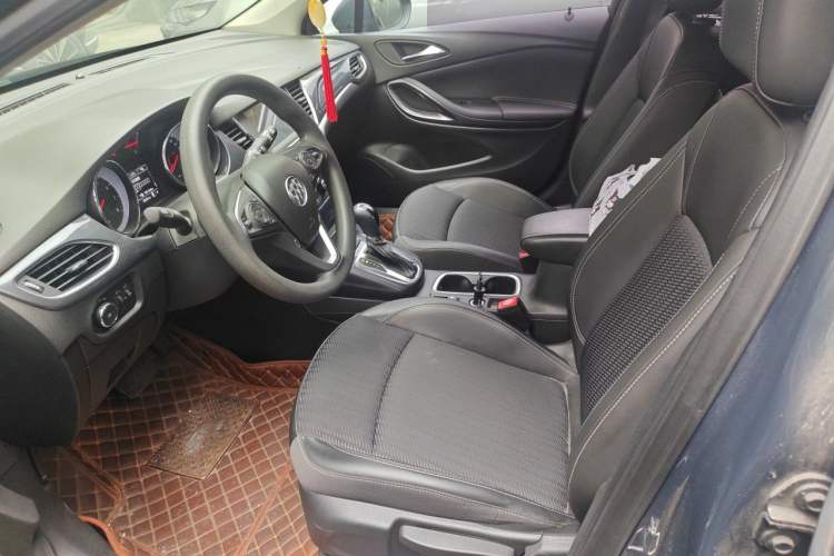Used Buick Verano 2018 Hatchback 15S Automatic Leading Model Left Front Seat