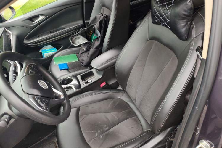 Used Buick Verano 2018 Sedan 20T Dual-Clutch Luxury Model Left Front Seat