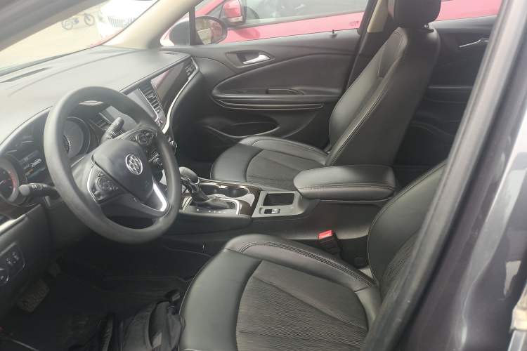 Used Buick Verano 2018 Sedan 20T Dual-Clutch Leading Model Left Front Seat