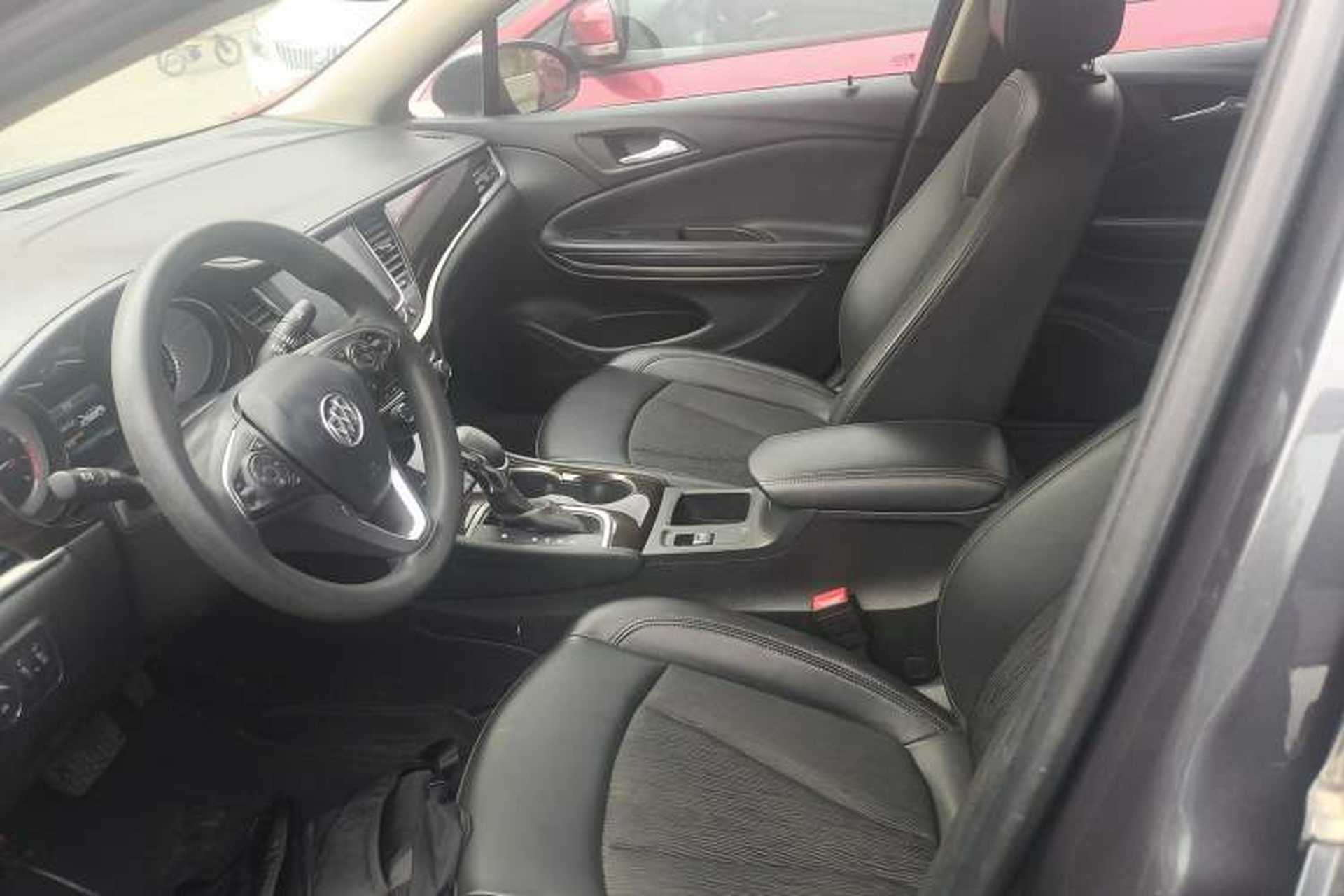 Used Buick Verano 2018 Sedan 20T Dual-Clutch Leading Model Left Front Seat