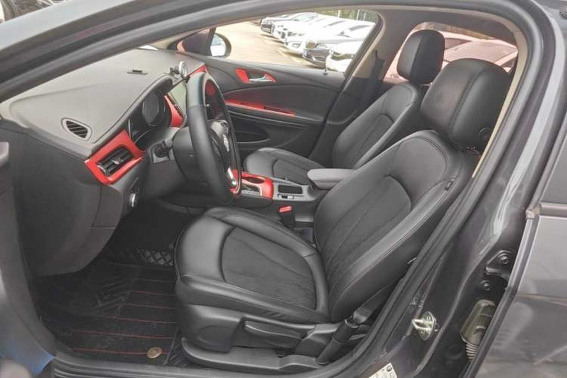 Used Buick Verano 2018 Sedan 20T Dual-Clutch Leading Model Left Front Seat