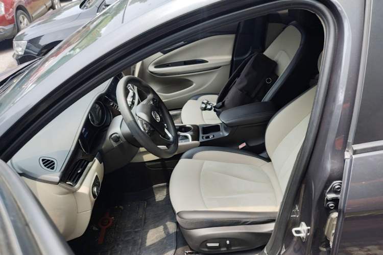 Used Buick Verano 2018 Sedan 15S Automatic Leading Model Left Front Seat