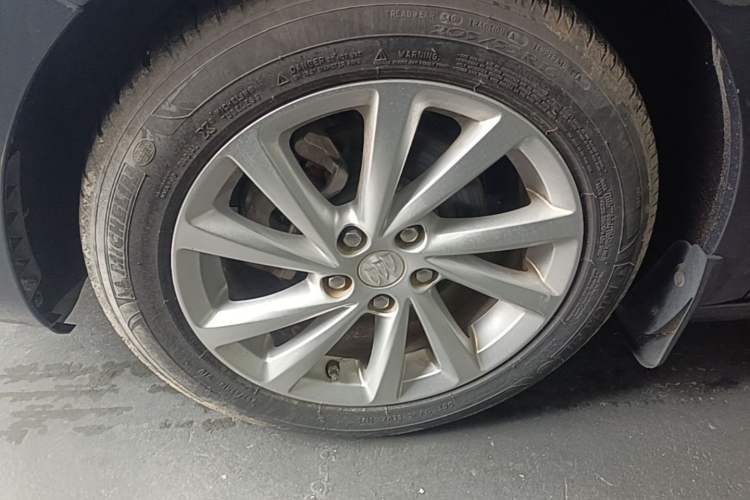 Used Buick Verano 2018 Sedan 15S Automatic Entry Model Left Front Wheel Hub