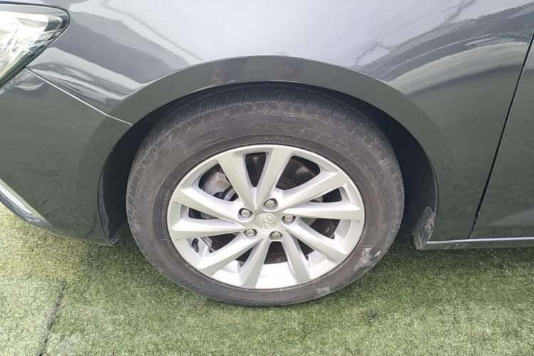 Used Buick Verano 2018 Sedan 15S Automatic Entry Model Left Front Wheel Hub