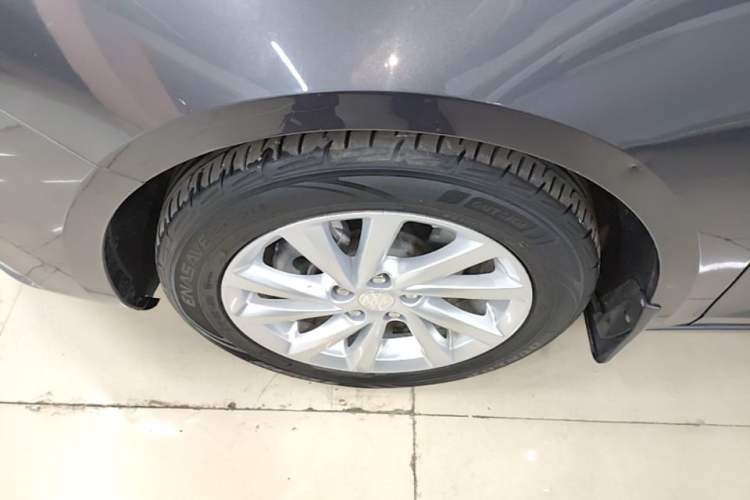 Used Buick Verano 2018 Sedan 15S Automatic Entry Model Left Front Wheel Hub