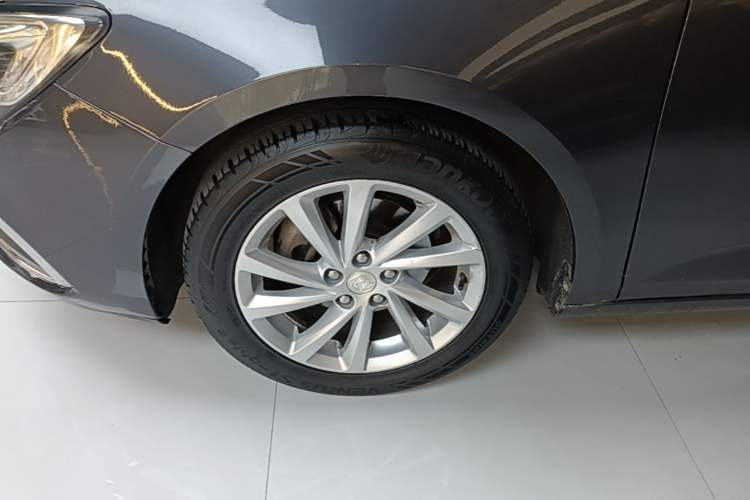 Used Buick Verano 2018 Sedan 15S Automatic Leading Model Left Front Wheel Hub