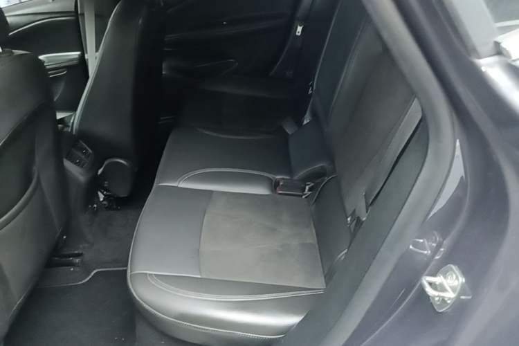 Used Buick Verano 2018 Sedan 20T Dual-Clutch Luxury Model Left Rear Seat