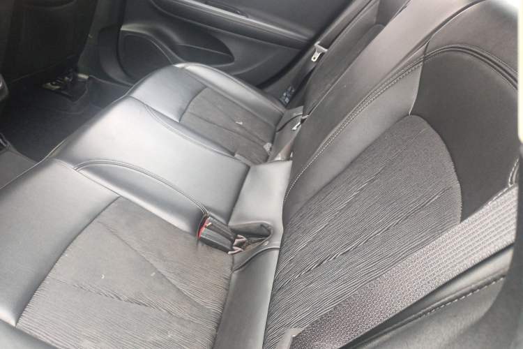 Used Buick Verano 2018 Sedan 20T Dual-Clutch Leading Model Left Rear Seat