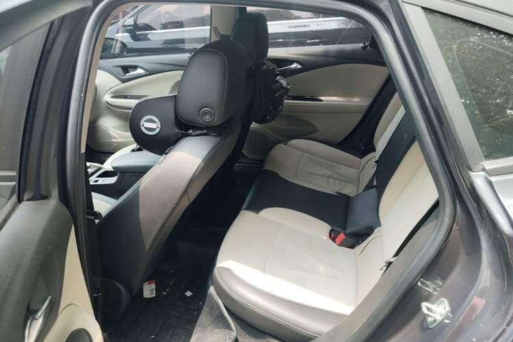 Used Buick Verano 2018 Sedan 15S Automatic Leading Model Left Rear Seat