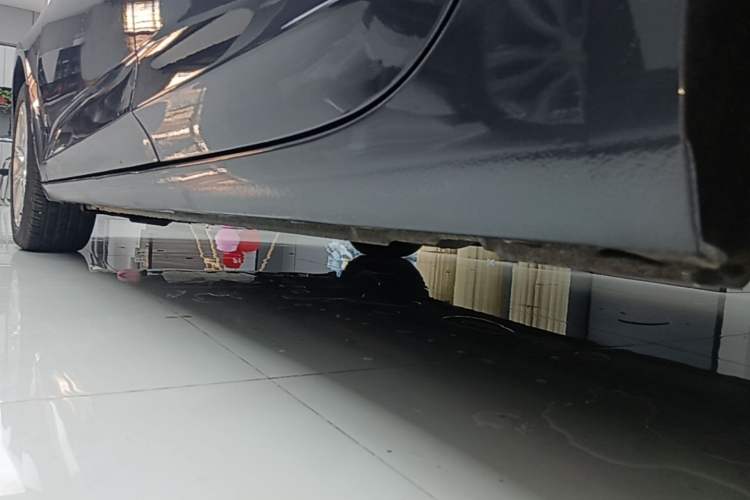 Used Buick Verano 2018 Sedan 20T Dual-Clutch Luxury Model Left Side Sill