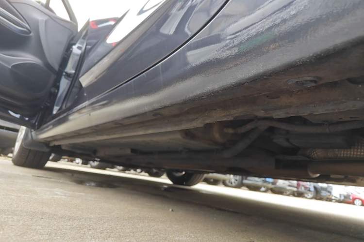 Used Buick Verano 2018 Sedan 20T Dual-Clutch Leading Model Left Side Sill