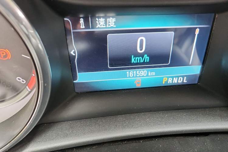 Used Buick Verano 2018 Sedan 20T Dual-Clutch Leading Model Odometer Close Up