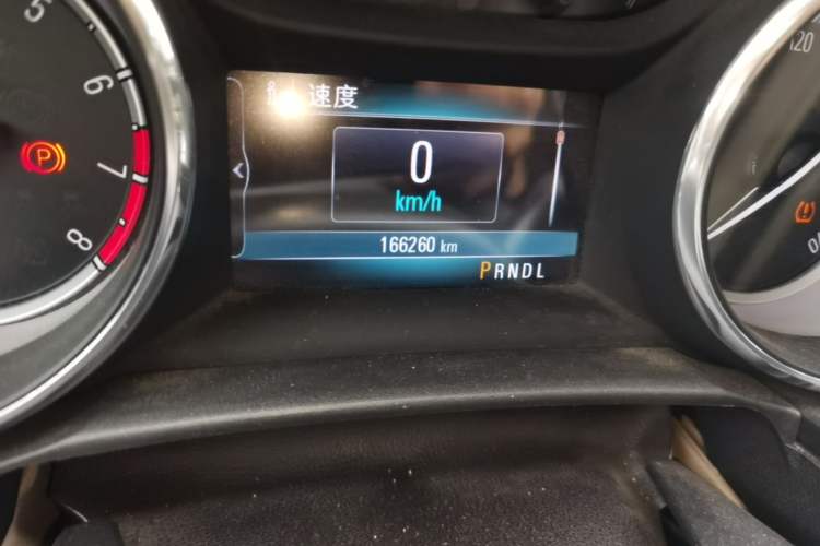 Used Buick Verano 2018 Sedan 15S Automatic Leading Model Odometer Close Up