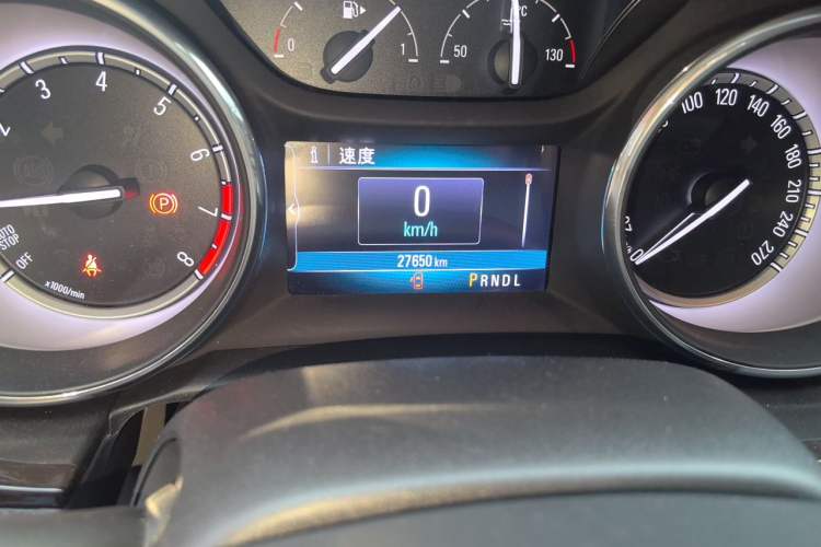 Used Buick Verano 2018 Sedan 15S Automatic Leading Model Odometer Close Up