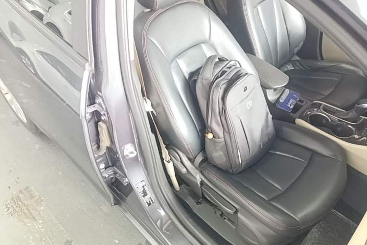 Used Buick Verano 2018 Sedan 15S Automatic Entry Model Right Front Seat