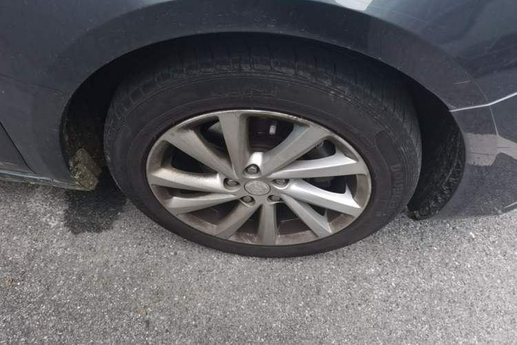 Used Buick Verano 2018 Sedan 15S Automatic Leading Model Right Front Wheel Hub