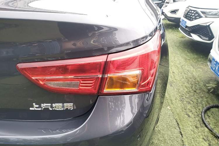 Used Buick Verano 2018 Sedan 15S Automatic Entry Model Right Rear Taillight
