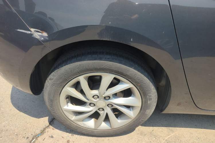Used Buick Verano 2018 Hatchback 15S Automatic Leading Model Right Rear Wheel Hub