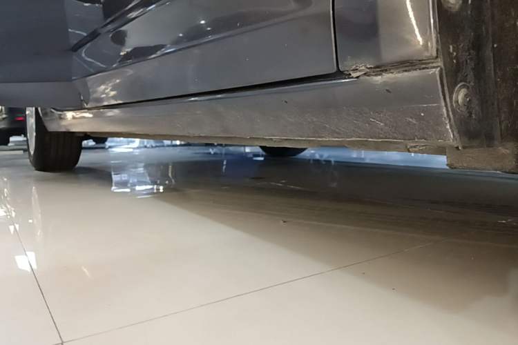 Used Buick Verano 2018 Sedan 15S Automatic Leading Model Right Side Sill