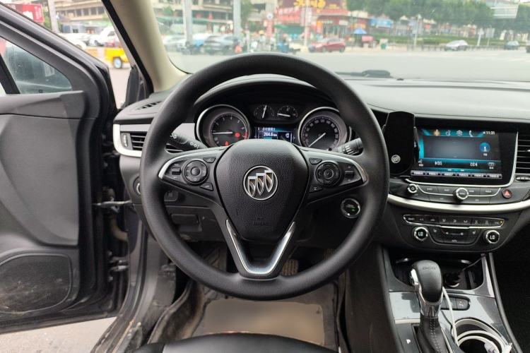Used Buick Verano 2018 Sedan 20T Dual-Clutch Luxury Model Steering Wheel