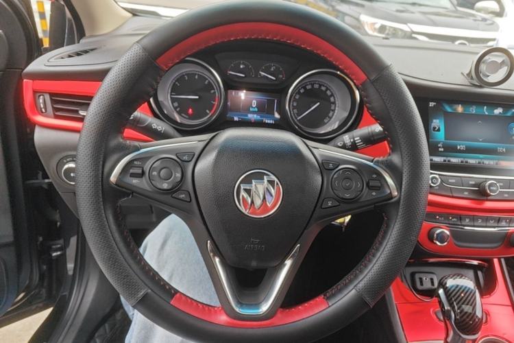 Used Buick Verano 2018 Sedan 20T Dual-Clutch Leading Model Steering Wheel