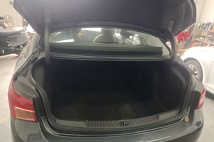 Used Buick Verano 2018 Sedan 15S Automatic Entry Model Trunk